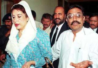 zardari wants wife benazir s jewellery back from... zardari wants wife benazir s jewellery back from...