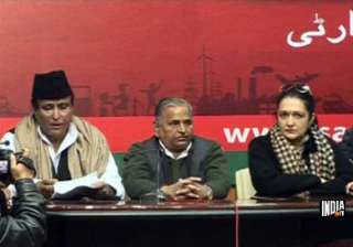 ajit singh s former aide anuradha chaudhary joins... ajit singh s former aide anuradha chaudhary joins...