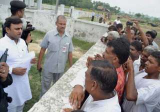 akhilesh yadav removes dm suspends 6 officials... akhilesh yadav removes dm suspends 6 officials...