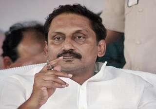 andhra cm urges president pm to stop bifurcation... andhra cm urges president pm to stop bifurcation...