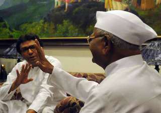 anna hazare meets and praises raj thackeray -... anna hazare meets and praises raj thackeray -...