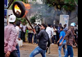 anti telangana protests in andhra pradesh turn... anti telangana protests in andhra pradesh turn...