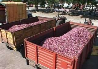 bjp slams delhi govt for failing to rein in onion... bjp slams delhi govt for failing to rein in onion...