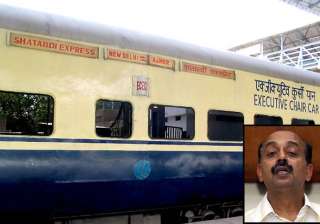 bjp leader stops shatabdi express to get down... bjp leader stops shatabdi express to get down...