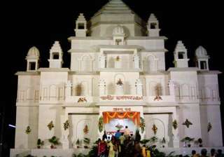 beating the queue at durga puja pandals with vip... beating the queue at durga puja pandals with vip...