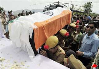 khandu s body arrives in itanagar pm sonia to pay... khandu s body arrives in itanagar pm sonia to pay...