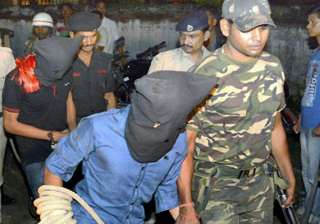 bomb blasts karta hoon message dene ke liye... bomb blasts karta hoon message dene ke liye...