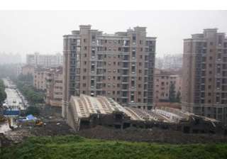 bombay hc asks flat buyers to verify properties... bombay hc asks flat buyers to verify properties...