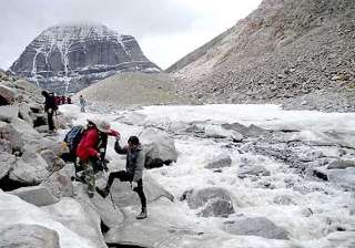 china stops indian kailash mansarovar pilgrims... china stops indian kailash mansarovar pilgrims...