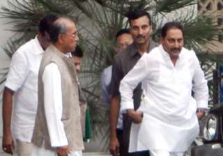 cong leaders adopt three resolutions on telangana... cong leaders adopt three resolutions on telangana...