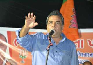 congress files complaint against paresh rawal for... congress files complaint against paresh rawal for...