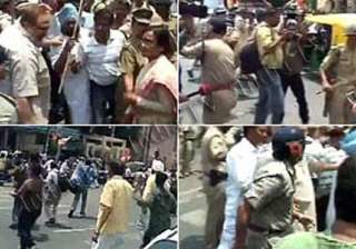 congress workers stage protests over rahul s... congress workers stage protests over rahul s...
