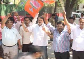 bjp storms to power in delhi civic bodies... bjp storms to power in delhi civic bodies...