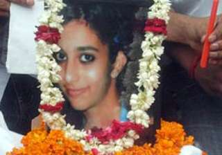 court gives talwars crime scene photographs... court gives talwars crime scene photographs...