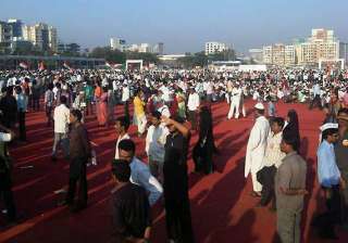crowds in mumbai dwindle for anna hazare in just... crowds in mumbai dwindle for anna hazare in just...
