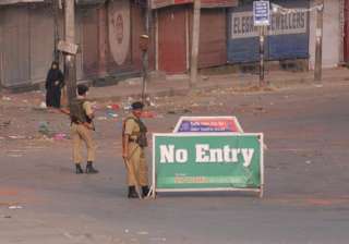 curfew continues in violence hit kishtwar bandh... curfew continues in violence hit kishtwar bandh...