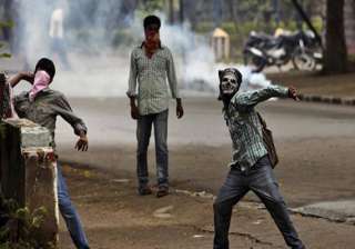 seemandhra curfew in vizianagaram but agitators... seemandhra curfew in vizianagaram but agitators...