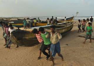 cyclone phailin army jawans move into srikakulam... cyclone phailin army jawans move into srikakulam...