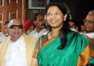kanimozhi passes on blame to a raja order on bail... kanimozhi passes on blame to a raja order on bail...