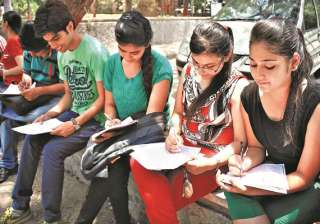du offline forms sale goes down on day 2 - India... du offline forms sale goes down on day 2 - India...