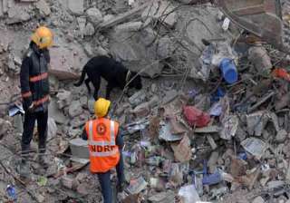death toll rises to three in bangalore building... death toll rises to three in bangalore building...