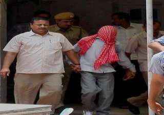 delhi gangrape damini s brother tries to attack... delhi gangrape damini s brother tries to attack...