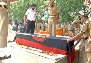 delhi constable s family to get rs one crore... delhi constable s family to get rs one crore...