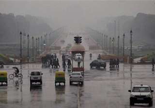 delhi lashed by thunder shower - India TV delhi lashed by thunder shower - India TV
