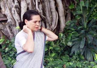 delhi cong mlas meet sonia complain against... delhi cong mlas meet sonia complain against...