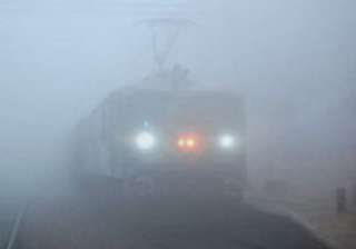 dense fog in ncr delays 23 trains - India TV dense fog in ncr delays 23 trains - India TV