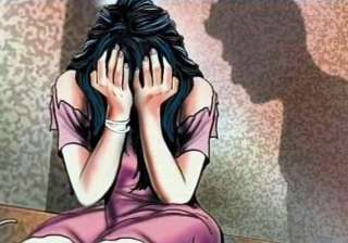 elderly man in delhi arrested for molesting... elderly man in delhi arrested for molesting...