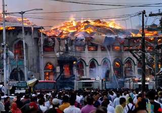 200 year old dastageer sahib shrine gutted -... 200 year old dastageer sahib shrine gutted -...