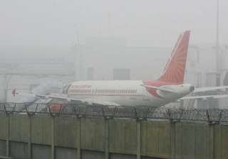 fog hits operations at igi over 200 flights... fog hits operations at igi over 200 flights...