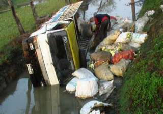 four dead 25 injured as truck falls into ditch in... four dead 25 injured as truck falls into ditch in...