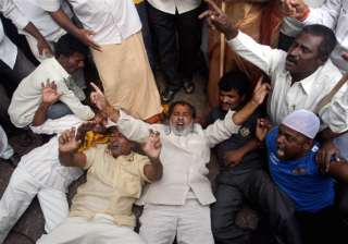 gom on telangana begins work seemandhra limping... gom on telangana begins work seemandhra limping...