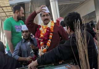 gujarat police book arvind kejriwal for poll code... gujarat police book arvind kejriwal for poll code...