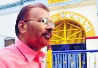 gujarat s encounter cop dg vanzara retires in... gujarat s encounter cop dg vanzara retires in...