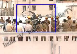 hal chopper forcelands on apartment roof - India... hal chopper forcelands on apartment roof - India...