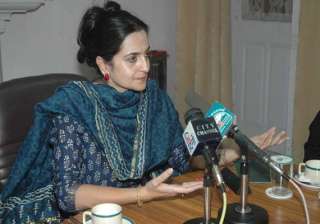 haryana minister kiran chaudhary injured in stone... haryana minister kiran chaudhary injured in stone...