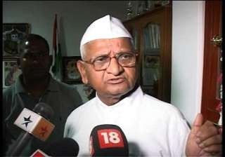hazare condemns blackening of sonia s poster -... hazare condemns blackening of sonia s poster -...