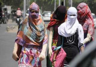 heat wave continues to grip gujarat three more... heat wave continues to grip gujarat three more...