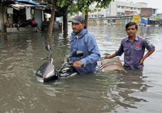 heavy rains in gujarat 4 000 evacuated in bharuch... heavy rains in gujarat 4 000 evacuated in bharuch...