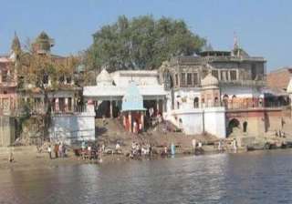 hindu devotees offer 51 000 metre long cloth to... hindu devotees offer 51 000 metre long cloth to...