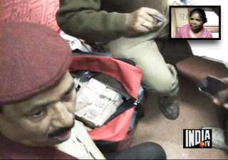 honest female railway cleaner finds rs 23 lakh... honest female railway cleaner finds rs 23 lakh...