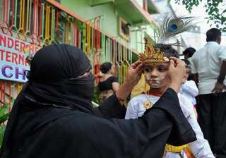 in krishna s land muslims help in janmashtmi... in krishna s land muslims help in janmashtmi...