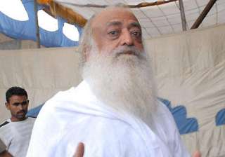 india tv crew members attacked by asaram bapu... india tv crew members attacked by asaram bapu...