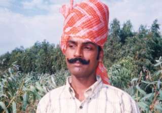 know gajendra singh the farmer who committed... know gajendra singh the farmer who committed...
