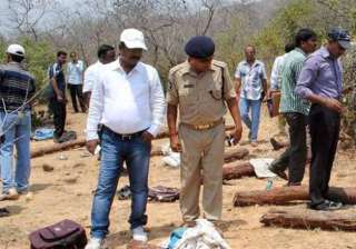 activists protest at ap bhavan over killing of tn... activists protest at ap bhavan over killing of tn...