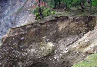 earthquake triggers landslides in sikkim - India... earthquake triggers landslides in sikkim - India...