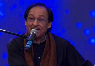 pak singer ghulam ali at music fest in varanasi... pak singer ghulam ali at music fest in varanasi...